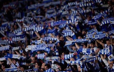 比利亚雷亚尔复古球衣引爆西甲：球迷集体“点赞”，黄色潜水艇掀起怀旧狂潮！