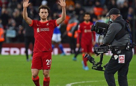 利物浦欧冠强势反弹，纽卡斯尔联客场表现逐步回暖