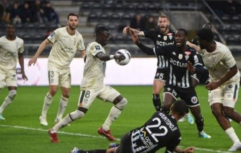 周五法甲焦点战：巴黎圣日尔曼主场迎战昂热，胜负悬念几何？