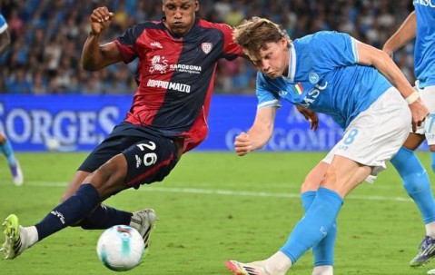 欧冠对决：那不勒斯主场抢分冲前 8，卡拉巴赫残阵死守保资格