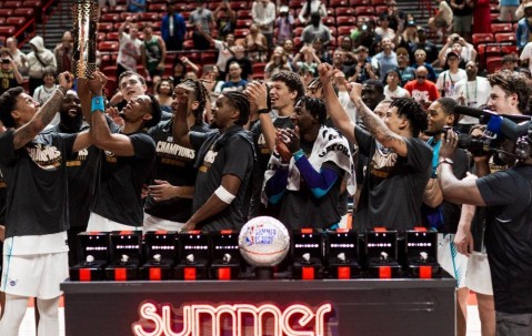 黄蜂夺得夏联冠军 4号秀轰21分荣膺决赛MVP