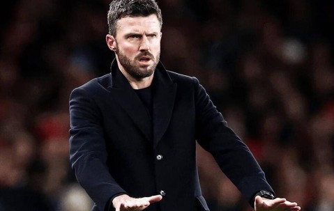 救火9场7胜2平&amp;重返前四！曼联让卡里克转正？名宿力挺但隐忧犹存