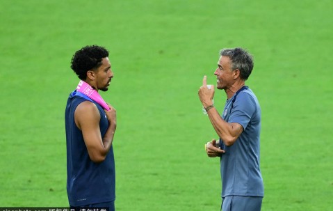 巴黎圣日耳曼：法甲赛场的独孤求败之旅