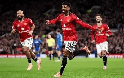 7000万“捡漏”稳了？22岁兽腰空降梦剧场，曼联中场这盘棋要活