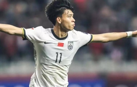 有追求！拒德甲冷板凳选择留守，王钰栋在浙江新战术下苦练射门剑指金靴