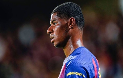 内维尔：拉什福德现在应该专注于巴萨，而不是继续评论曼联