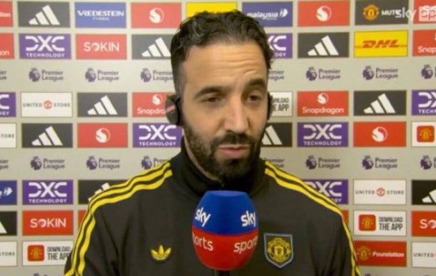 阿莫林解释曼联踢长传理由！传控英超最差，控球七成反遭零封输球