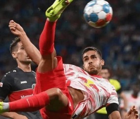 德甲第 14 轮焦点战：老林务所畔体育场的保级生死冲